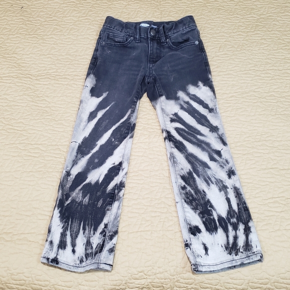 Old Navy Other - Old Navy straight jeans size 6